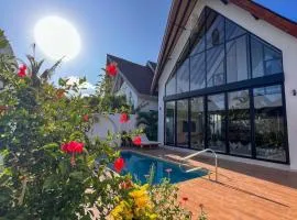 Brownhouse Luxury 2BR Chalet with Pool in Paje
