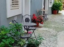 Studio apartman & Rooms No1