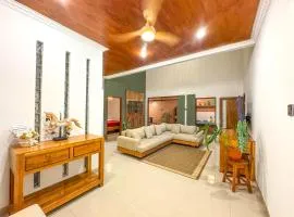 Rumah Tetangga Jogja - 4BR Villa Near Keraton