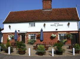 Sibton White Horse Inn، فندق مع موقف سيارات في ساكسموندهام