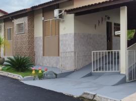 casa temporada caldas nova com 3 quartos Condomínio Village muito área verde,piscinas, sauna, camping resort en Caldas Novas