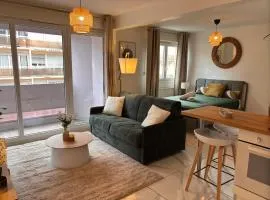 L'escale direct access to train station ideal location