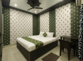 HOTEL SHIVAYY MAJESTIC - BHU Sundarpur Road 3km from KASHI VISHWANATH TEMPLE, three-star hotel in Varanasi
