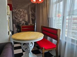 Apartment on Nazarbayeva 77, hotel a Almaty