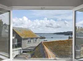 Cosy Fisherman's Cottage Seconds from Waterfront