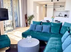 Sky Park Sunrise Apartment, 2 Bedrooms, Downtown