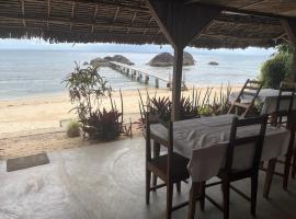 Le Rocher, pet-friendly hotel in Sainte Marie