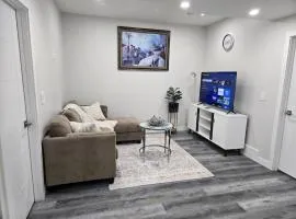 Cozy Basement Suite, SW Calgary
