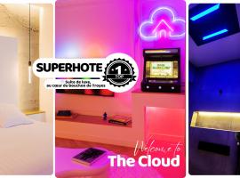 Le Nuage - Hypercentre - Luxe Suite Spa & Gaming, spa hotel in Troyes