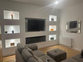 Stylish modern flat in the centre of Dunfermline, hotel in Dunfermline