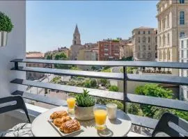 Studio climatisé vue église du Panier et hôtel intercontinental
