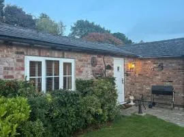 Charming 2-bed cottage in Peover, Cheshire East