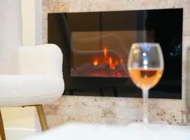 Villa LUXIA Luxury Holiday Retreat & Fireplace