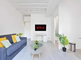 Pantheon Luxurious Studio Apartment-2P-Free Netflix