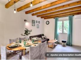 Mazet des bruy&egrave;res, casa de campo em Vallon-Pont-dʼArc