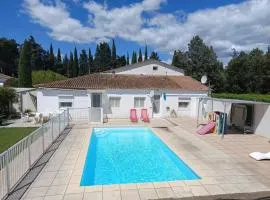 Villa charmante à Meynes avec piscine privée
