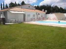 Villa charmante à Meynes avec piscine privée