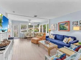 Bromeliad Bungalow - Downtown Cottage
