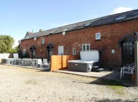 The Shakespeare Lodge - Sleeps up to 12 - 2 HOT TUBS