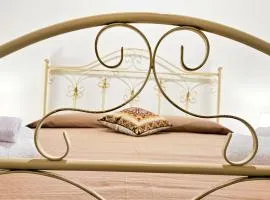 Jasmine House Ustica heart