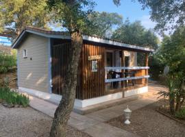 Kalnu kotedža Chalet &agrave; Gassin au calme sous les pins pilsētā Gasēna