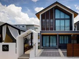 Queen Ma Pool villa
