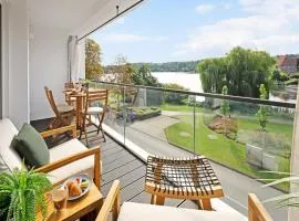 MAISUITES Eisvogel - Zentrale Luxuswohnung mit direktem Seeblick I Bis zu 4 Personen I Premiumküche I Boxspringbett I Kaffeevollautomat I Parkplatz I WLAN