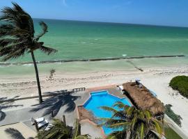 condominio orca c2 frente mar, hotel in Progreso