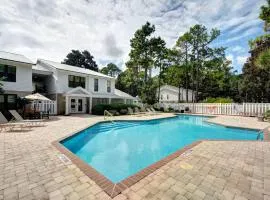 Central Condo, Community Pool and Gym, 10 Min to East Beach