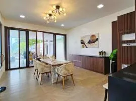 Family 6 Bedroom House