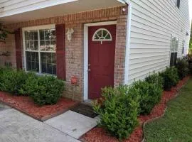 Lovely 3 Bed 2 ba Townhome