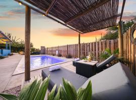 New Renovated 3br Escape - 30 Off 4th Night Sept, hotel in Oranjestad