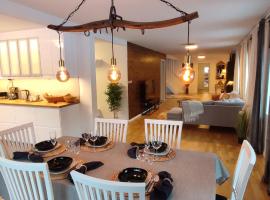 Boende i M&aring;laskog, near the lake, boat, big garden