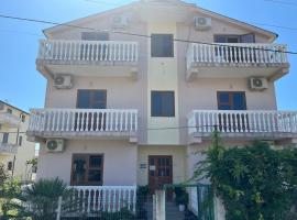 Residence Domus Aurea, aparthotel v destinaci Velipojë