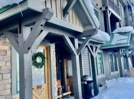 2 BR Basecamp Bliss at Kicking Horse Near Ski Hill