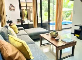 Luxury Jungle Villa 2 Bedrooms, 2 Baths, Pool & Guest House