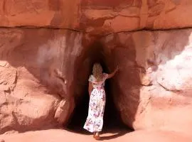 Mystic Cave lodge Camp