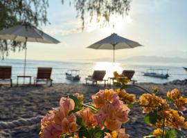 Jaya Beach Bungalows، فندق في غيلي آير