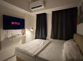 Osaka Resort at Osaka Apt PIK2 with Netflix 4K TV and Wifi