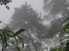 Apple, vakantieboerderij in Anachal