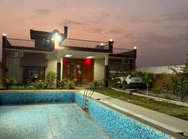 The Jungle Retreats، فندق في غازي آباد