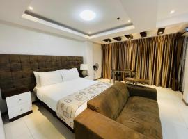 La Grande Studio 801 balcony WiFi Netflix, hotel with parking in Angeles