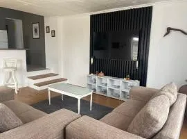 Great 2 bedroom home 100m from the beach