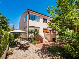 Apartments Karmen, hotel in Rovinj