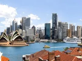 Harbour & Heritage Elegant Escape in Kirribilli