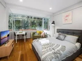 Oasis Retreat by Cremorne Point Walk
