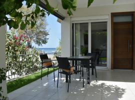K&yacute;ma Seafront House, caba&ntilde;a o casa de campo en Patras