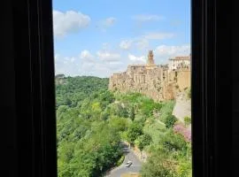 Vista panoramica di Pitigliano