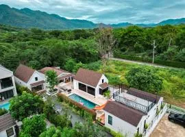 Chamonte Pool Villa Khao Yai