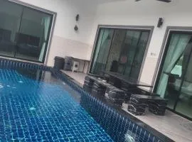 villa green pattaya famili and love room private and luxury